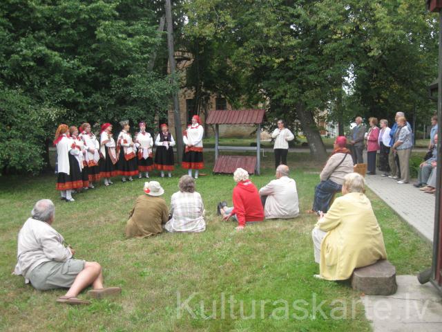 Bārtas etnogrāfiskais ceļā uz Dziesmu svētkiem 2013